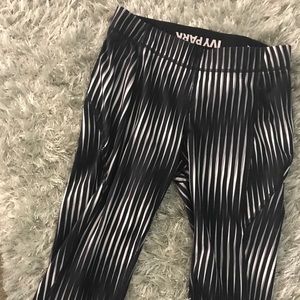 Ivy park 3/4 length black and white leggings LG